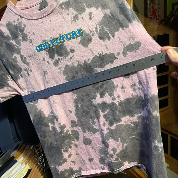 Santa Cruz odd future donuts size large pink, and black tie dye - Picture 2 of 7